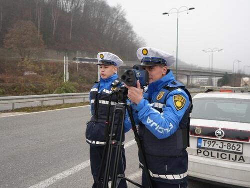 MUP KS raspolaže sa deset novih mobilnih radara
