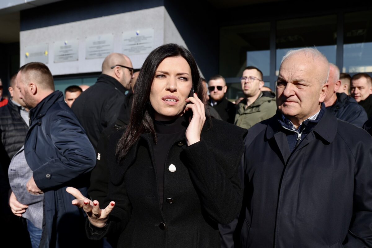 MUP KS uručio prekršajni nalog Sanji Vulić