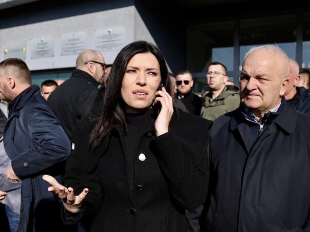 MUP KS uručio prekršajni nalog Sanji Vulić