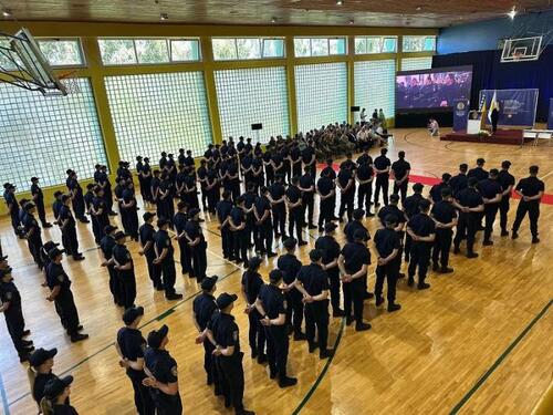 MUP SBK bogatiji za 99 policajaca: Uručene diplome na Policijskoj akademiji FMUP-a