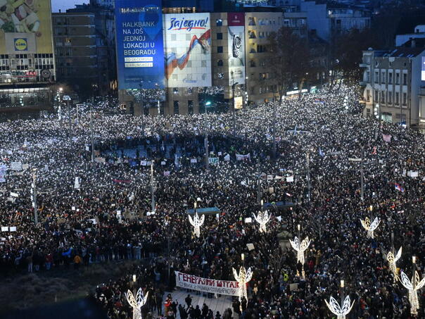 MUP Srbije o protestu Beogradu: Prisustvovalo između 28.000 i 29.000 građana