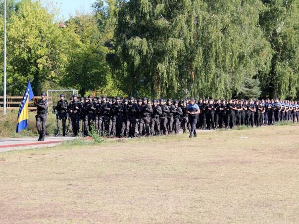 MUP TK sve jači: Nakon dronova pristupilo 300 novih policajaca