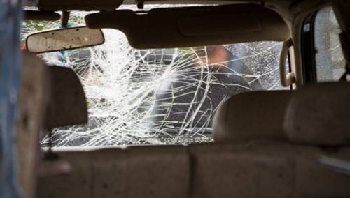 MUP TK: Troje povrijeđeno u sudaru dva vozila