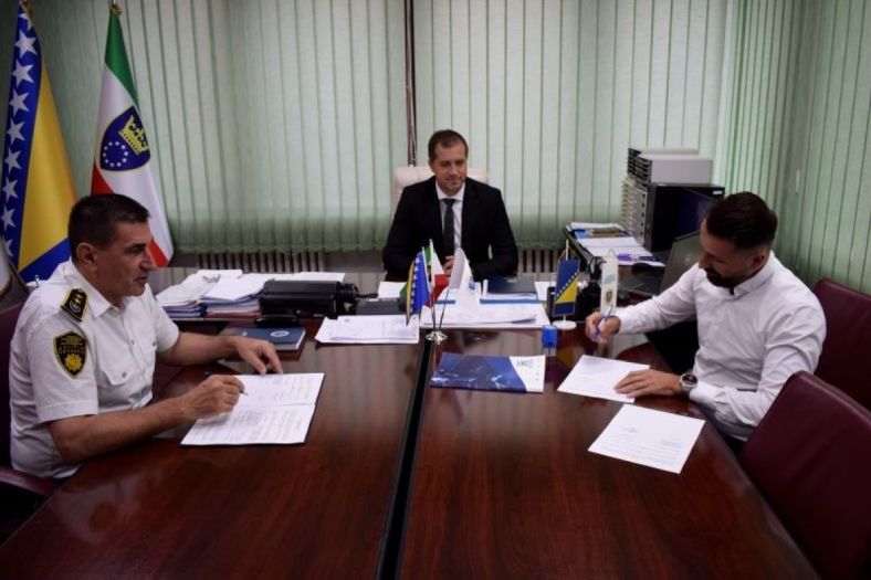 MUP ZDK nabavlja tri borbena vozila vrijednosti skoro 5 miliona KM