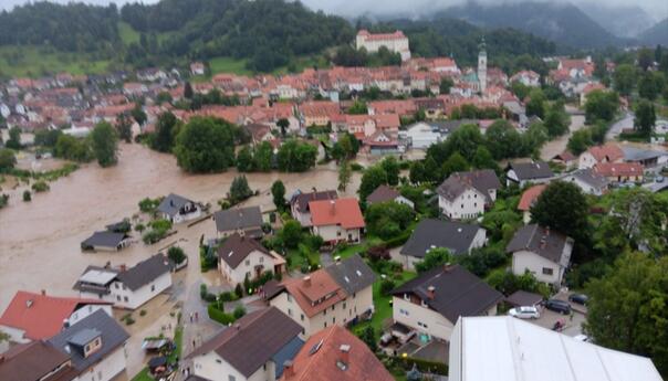 Mura probila nasip, evakuisano 500 osoba