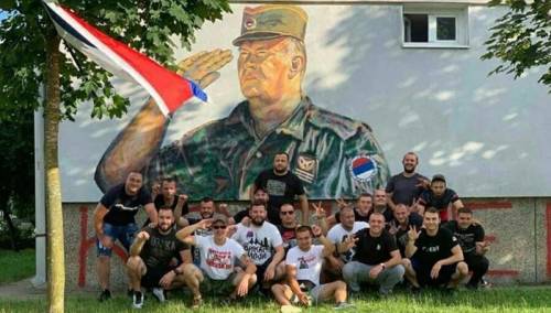 Mural ratnom zločincu Ratku Mladiću u Bosanskoj Gradišci
