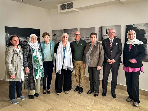 Murphy sa američkim senatorima odao počast žrtvama genocida