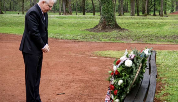 Murphy u Jasenovcu odao počast žrtvama na Dan sjećanja na holokaust