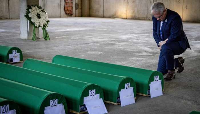 Murphy u Potočarima: Učimo djecu o istini, ovdje se desio genocid