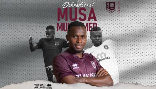 Musa Muhammed u bordo dresu