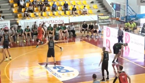 Musa nehotično nokautirao protivničkog igrača, na nosilima napustio teren