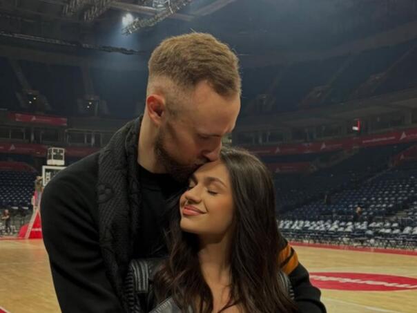 Musa objavio prvu fotografiju sa novom djevojkom