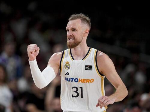 Musa obrisao profil na Instagramu jer prolazi kroz najteži period u karijeri