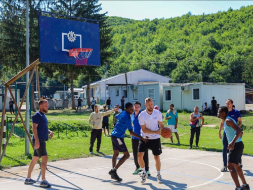 Musa zaigrao košarku s migrantima i podijelio svoju sportsku priču