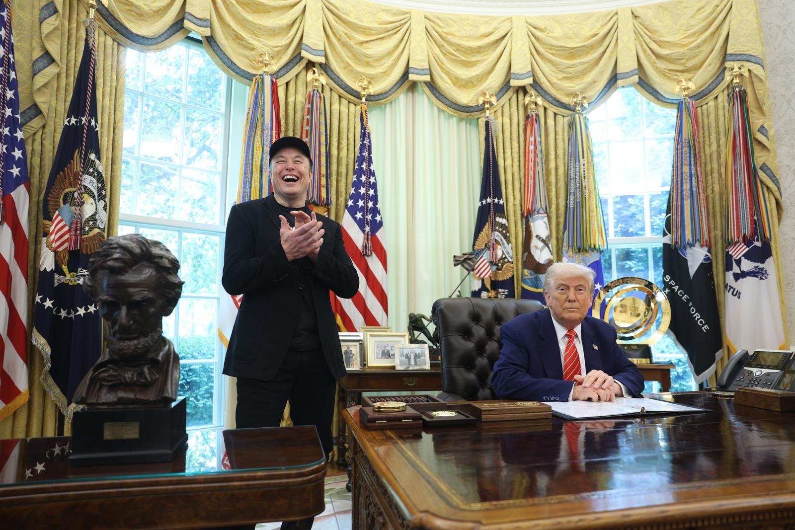 Musk napustio Bijelu kuću, Trump poručio: On će uvijek biti s nama