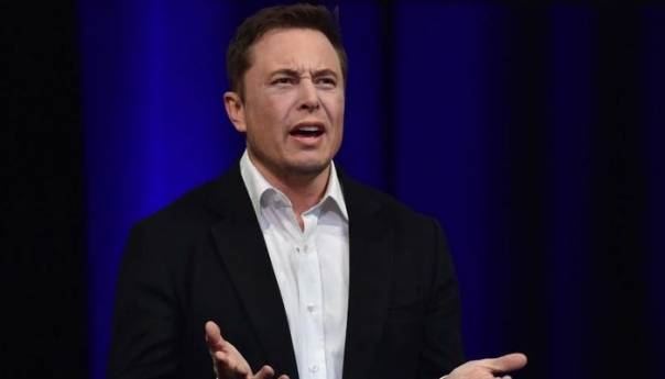 Musk u isti dan dvaput pozitivan i dvaput negativan na testiranju