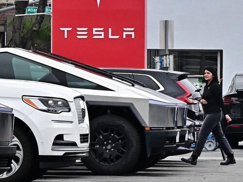 Musk umanjuje značaj loših rezultata Tesle: Nismo na rubu propasti