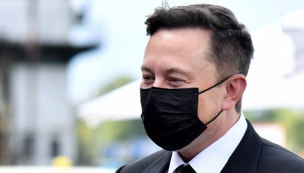 Musk vjeruje da će za deset godina većina automobila voziti samostalno