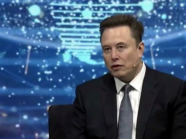 Musk: Zbog robota i AI-ja većina ljudi za 20 godina neće morati raditi