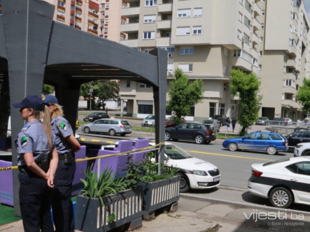 Muškarac izboden nožem ispred tržnog centra u Tuzli