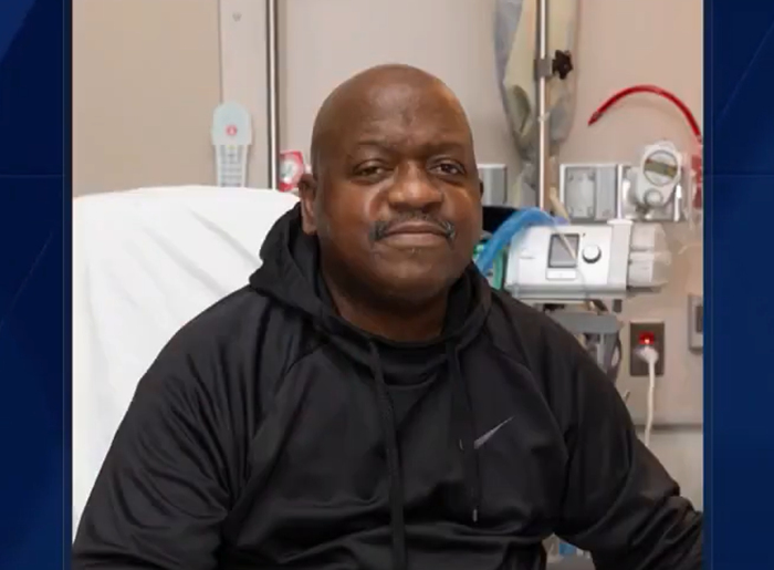 Video: Muškarac kojem je presađen svinjski bubreg pušten iz bolnice