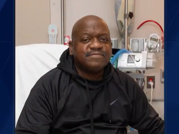 Video: Muškarac kojem je presađen svinjski bubreg pušten iz bolnice