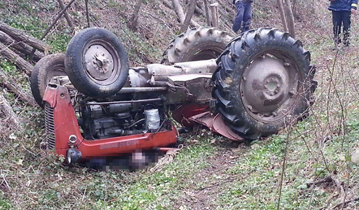 Muškarac nastradao prilikom prevrtanja traktora kod Doboja