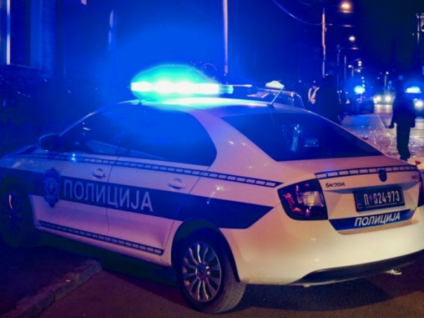 Muškarac nožem napao trojicu u Beogradu