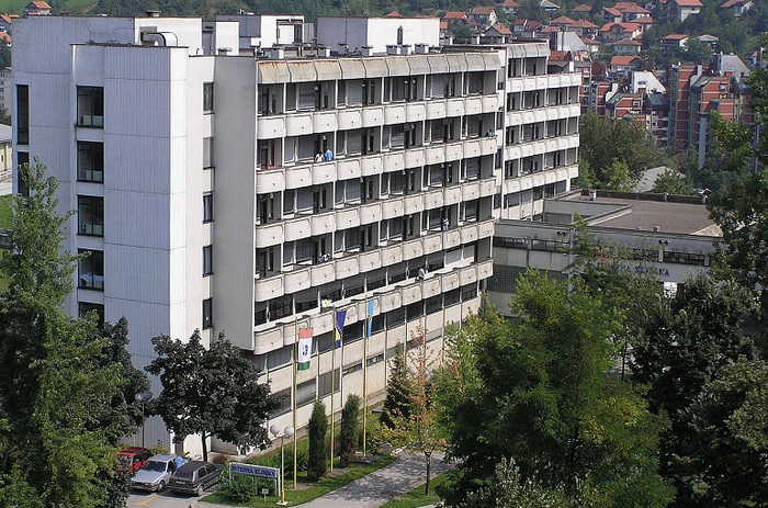Muškarac počinio samoubistvo skokom sa bolnice u Tuzli