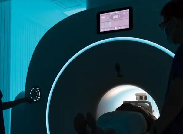Muškarac preminuo nakon što ga je usisala magnetna rezonanca