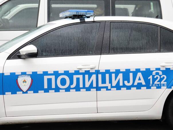 Muškarac prijavljen zbog nasilja u porodici se zaključao u kući i nije htio izaći