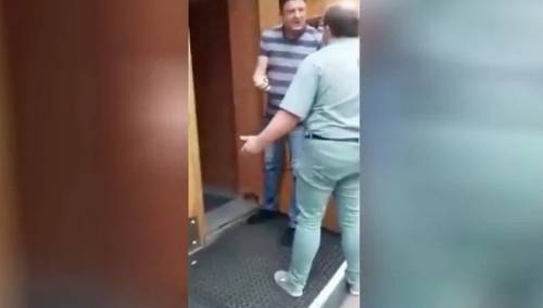 Muškarac prijeti da će aktivirati bombu u zgradi vlade u Kijevu