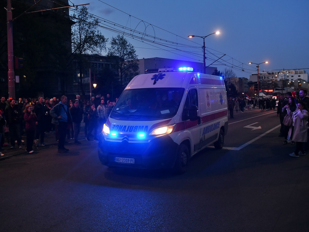 Muškarac se automobilom zaletio na ljude u Beogradu