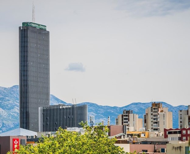 Muškarac skočio s vrha Dalmatin Towera u Splitu