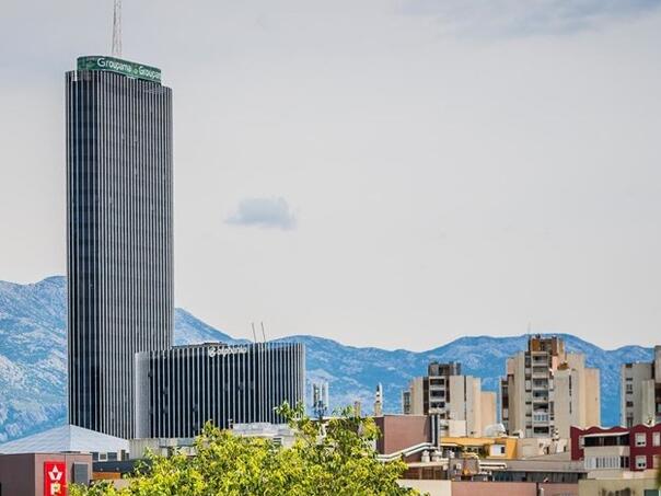 Muškarac skočio s vrha Dalmatia Towera u Splitu