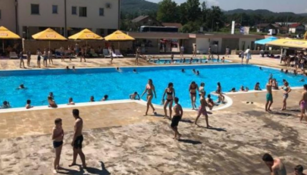 Muškarac smrtno stradao na bazenu