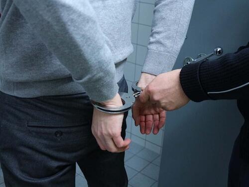 Muškarac u Bratuncu uhapšen jer je pijan pravio nered u kladionici 
