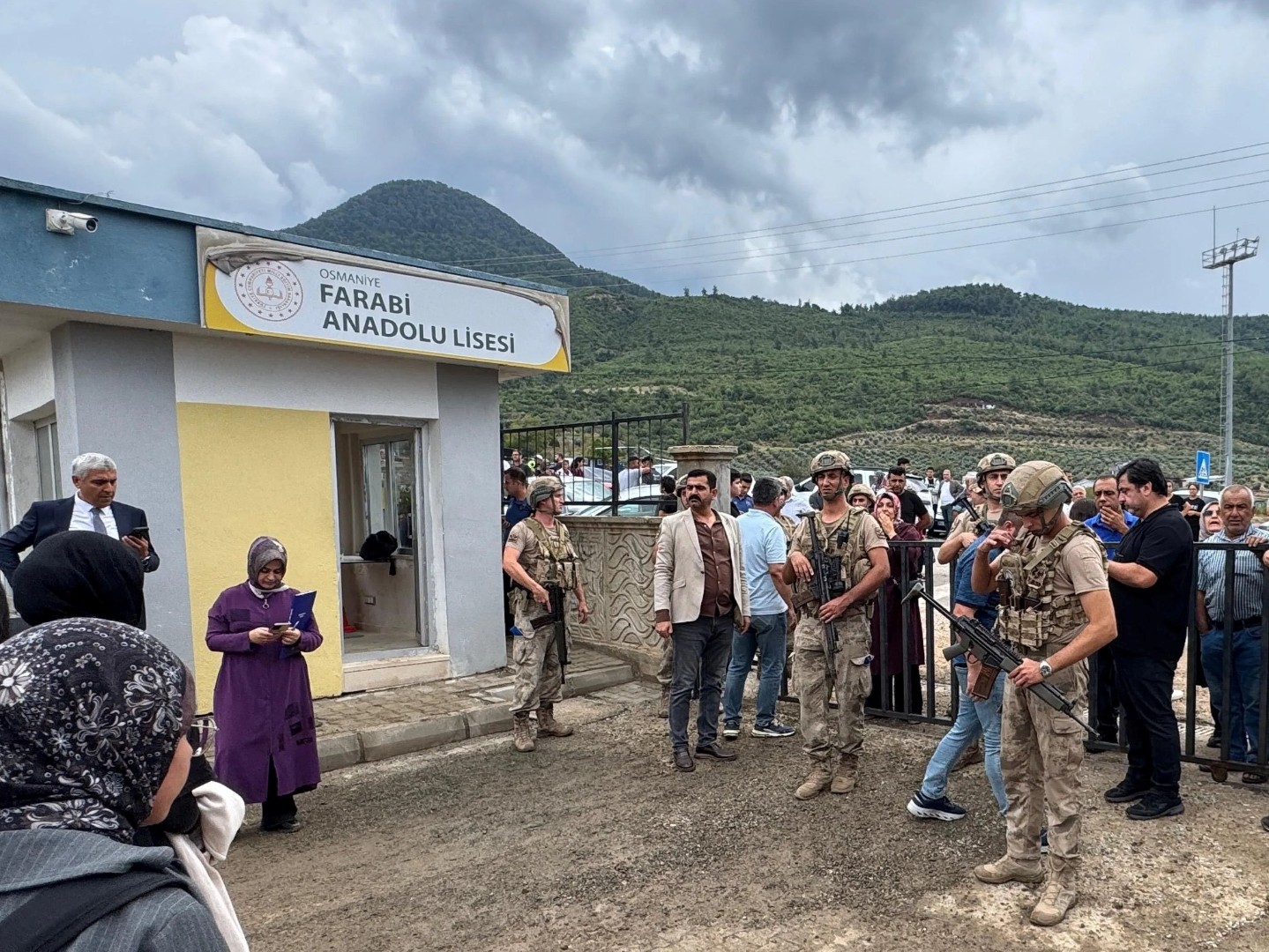 Muškarac ubio amidžu u školskom dvorištu u Turskoj