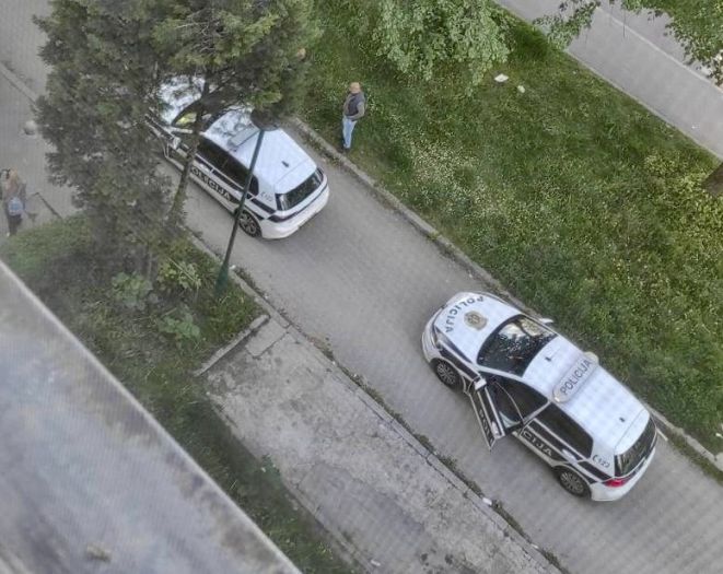 Muškarac ubio ženu na Dobrinji, pobjegao i odveo dijete