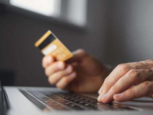 Muškarca (58) iz Hrvatske "trgovac kriptovalutama" prevario za više hiljada eura