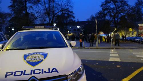 Muškarci se posvađali oko televizora: Jedan izbo drugog nožem u predjelu glave i prsa, preminuo je