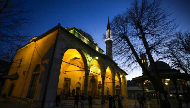 Muslimani večeras obilježavaju Mubarek noć Lejletu-l-berat