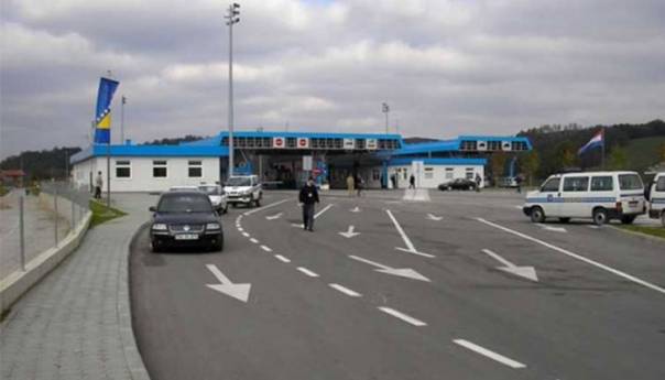 Na 15 prelaza na području FBiH izdata 3.954 rješenja o izolaciji putnika