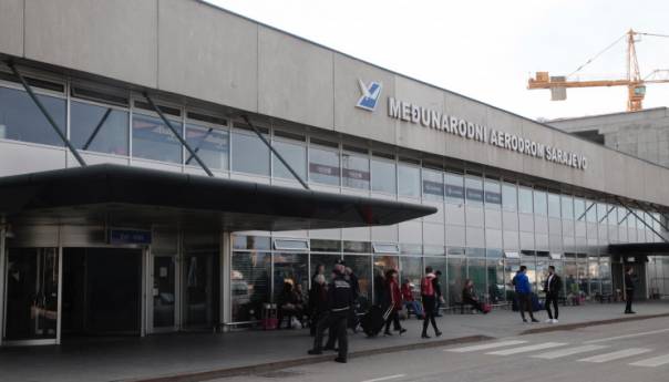 Na Aerodromu Sarajevo postavljen punkt za skeniranje putnika