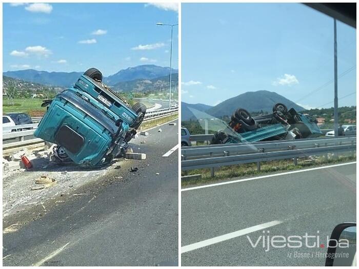 Na autoputu kod Vlakova se prevrnuo kamion, velike gužve i dalje traju