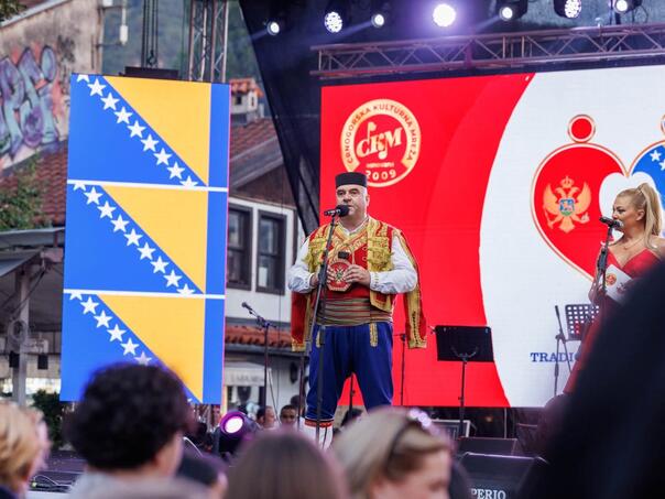 Na Baščaršiji obilježen Dan državnosti Crne Gore kroz "Veče tradicije i prijateljstva"
