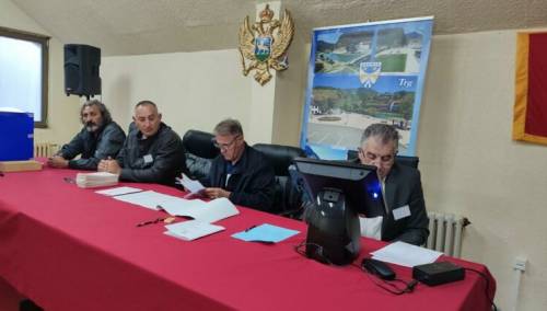 Na biračkom mjestu u Podgorici ukradena glasačka kutija