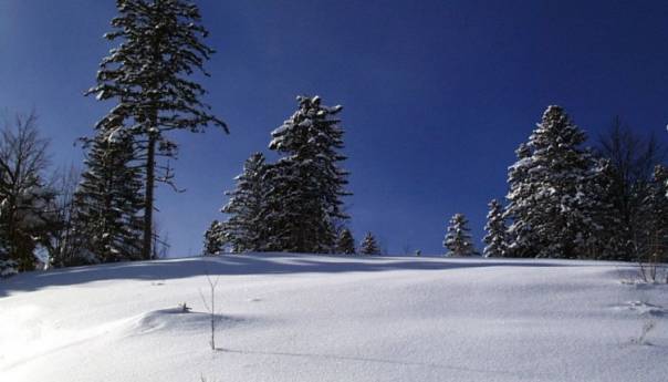 Na Bjelašnici -15 stepeni, danas u BiH oblačno, u noći slab snijeg