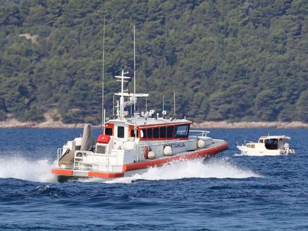 Na Braču morskim putem evakuisano 500 ljudi zbog požara