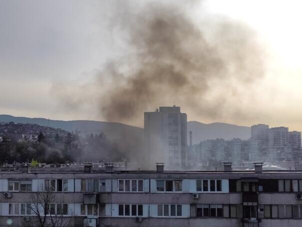 Na Čengić Vili gorio automobil